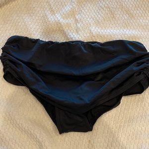 Venus black rouched bottoms. Size 8. Never worn